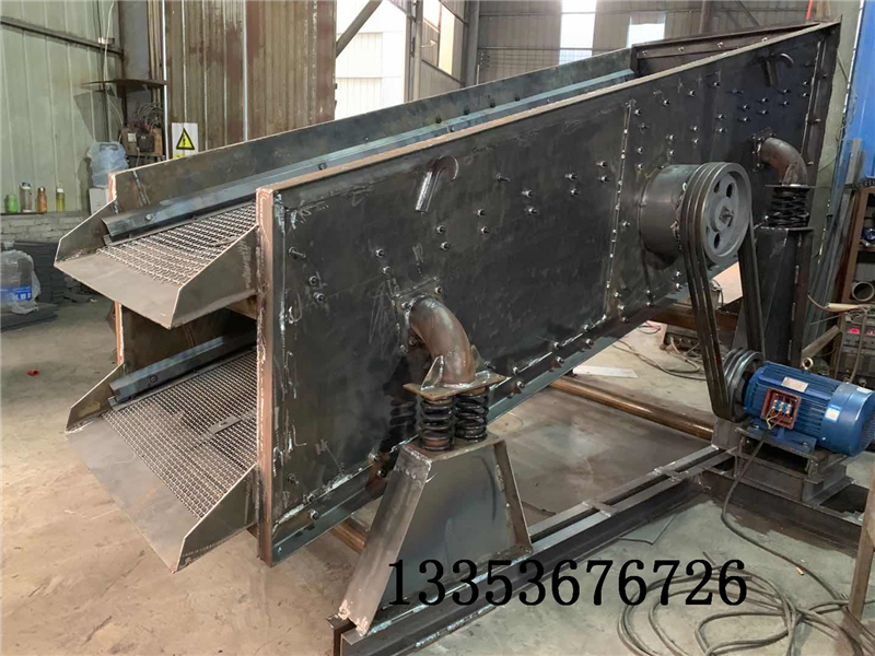 石料振動篩分機喂料不勻稱會造成哪些原因？1